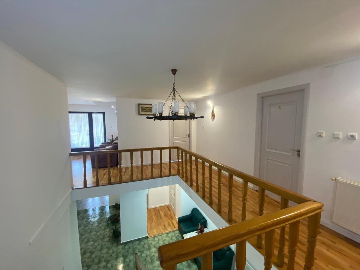 Hotel Casa Laur Mînăstirea Humorului Exteriér fotografie