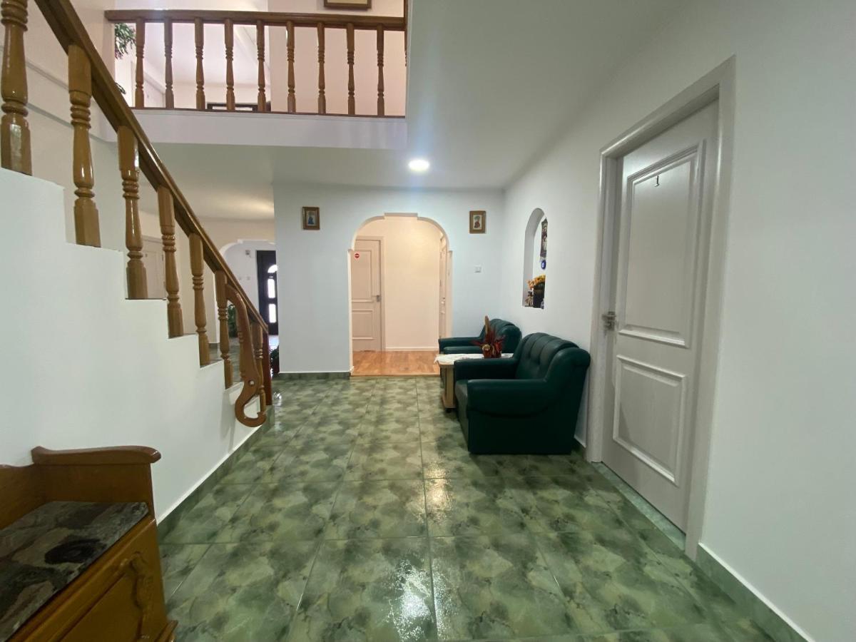 Hotel Casa Laur Mînăstirea Humorului Exteriér fotografie