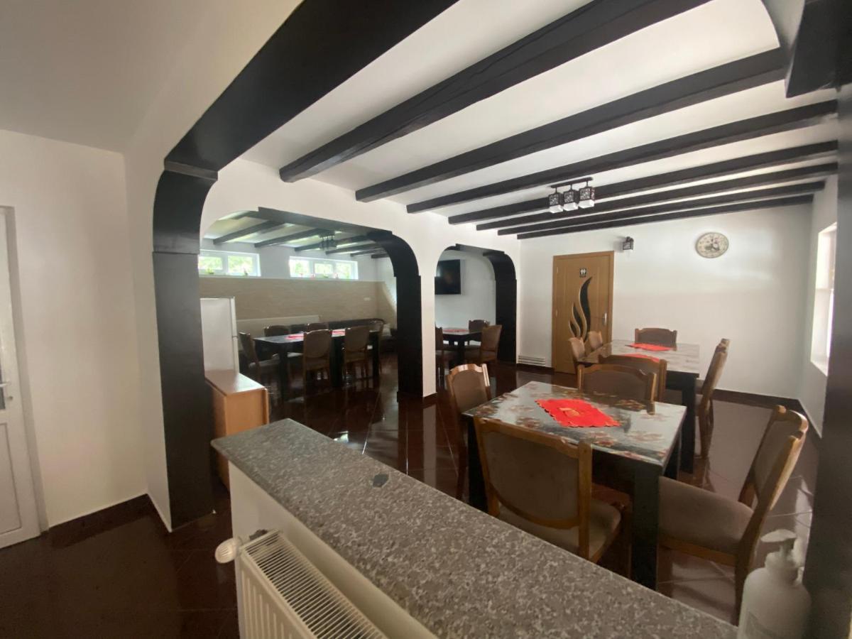 Hotel Casa Laur Mînăstirea Humorului Exteriér fotografie