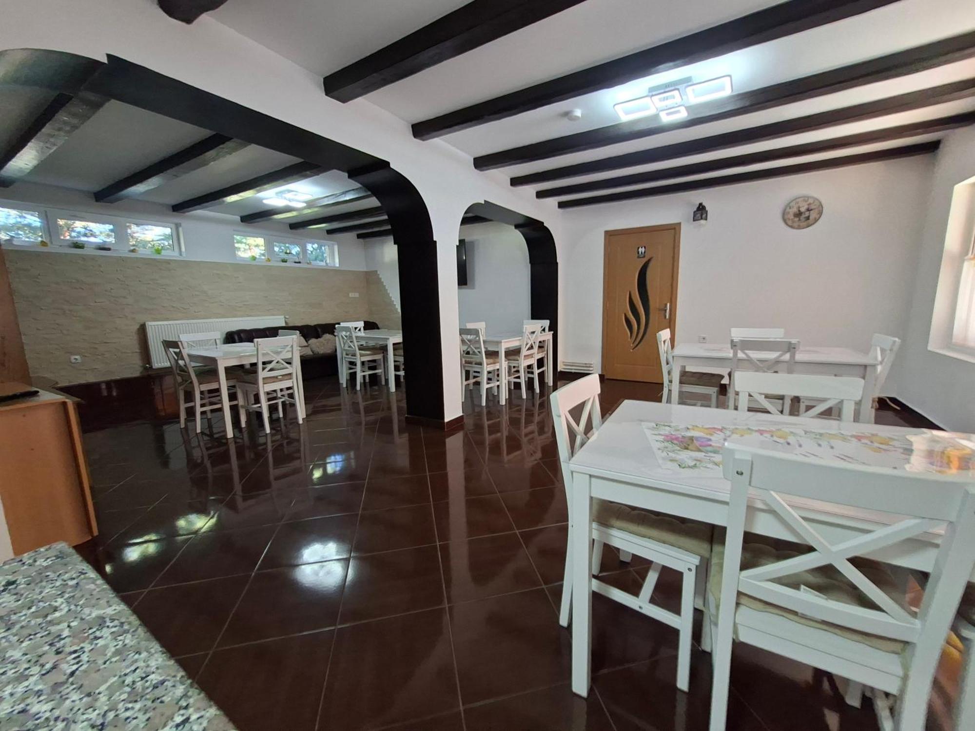 Hotel Casa Laur Mînăstirea Humorului Exteriér fotografie